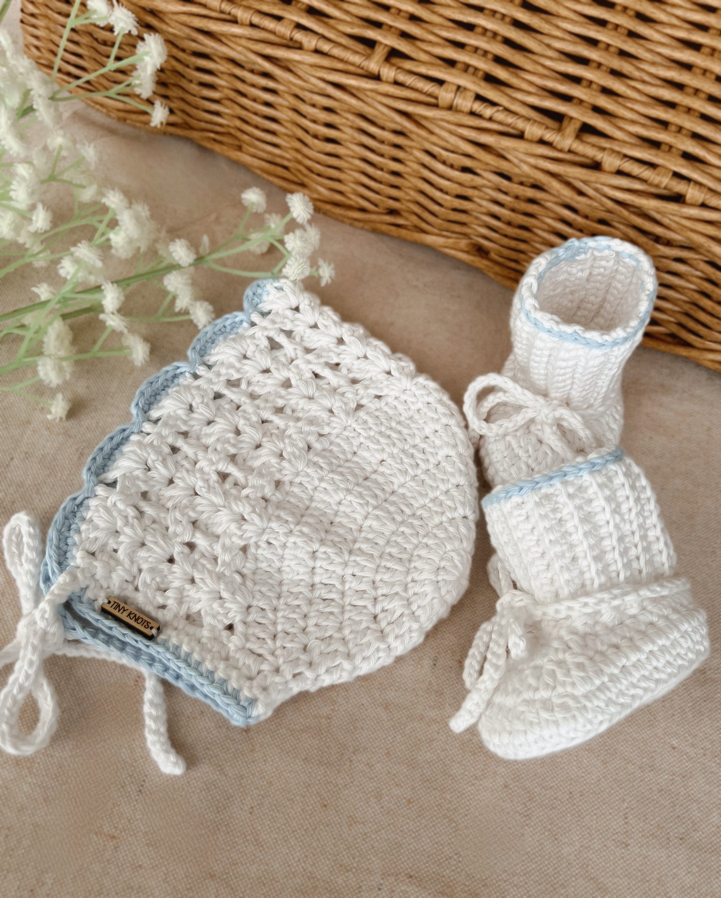 The Sweet Scallop Newborn Set- Bonnet & Booties